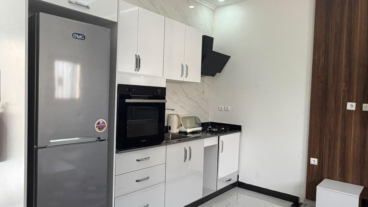 Studio — kitchenette