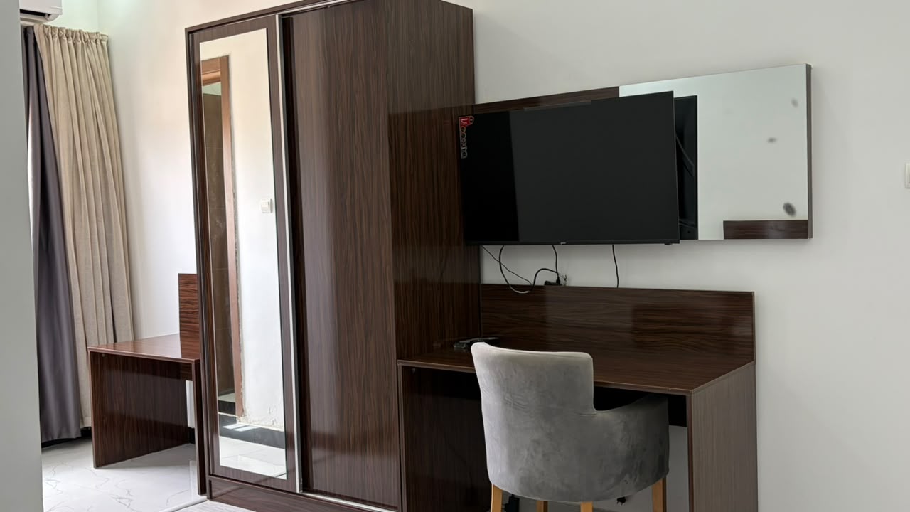 Grand appartement — bureau